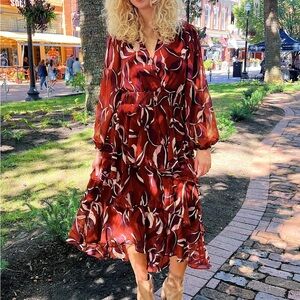 Steve Madden: BEI Dress in Dieberry Color. Elegant Floral Long Sleeve Dress